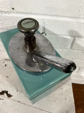 Vintage Hall China Aqua Jade Green Lemon Syrup Dispenser Soda Fountain Pump